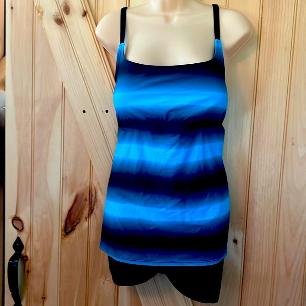 2X never worn tankini set with shorts